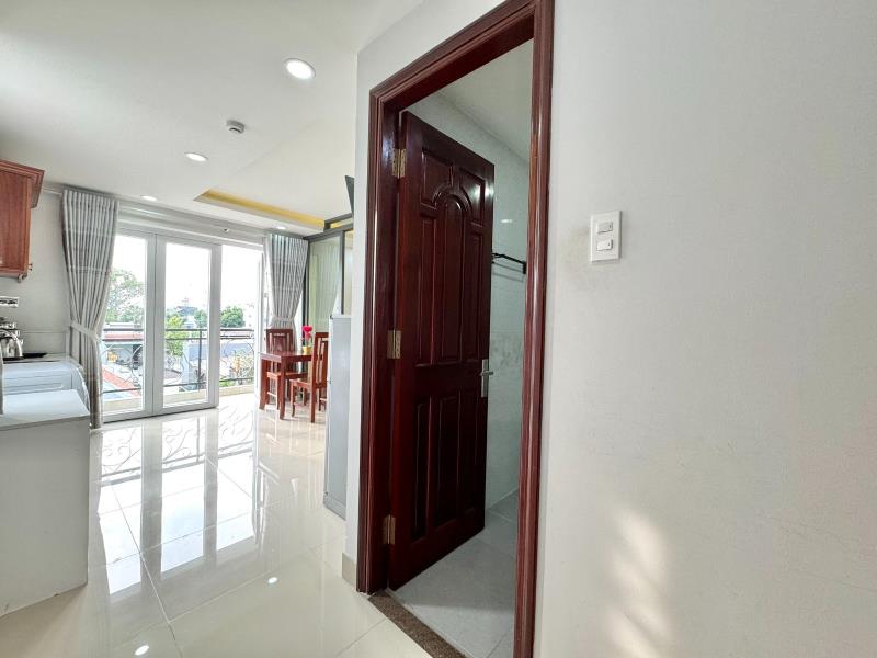Ngay nguyễn văn thương, đh hutech, đh gtvt uth, ftu 5p qua larnmart 81 - 2