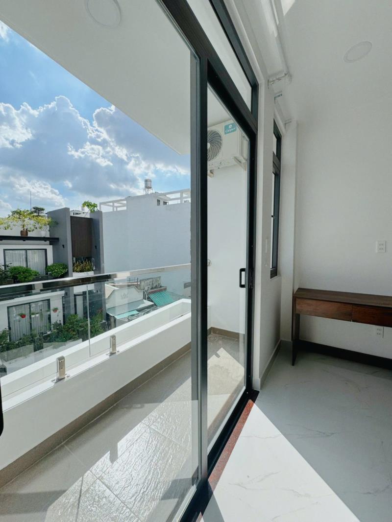 Cho thuê căn hộ studio - full nội thất- bancon to- máy giật riêng nơ trang long- bình thạnh - 2