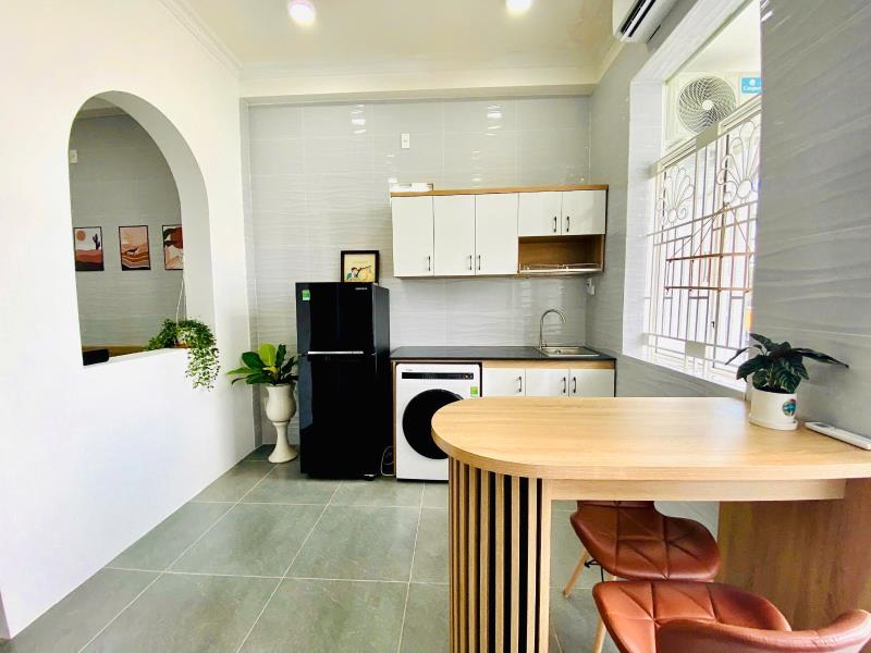 Căn hộ 1 phòng ngủ ban công máy giặt riêng – thích quảng đức, phú nhuận gần quận 1, 3 - 4
