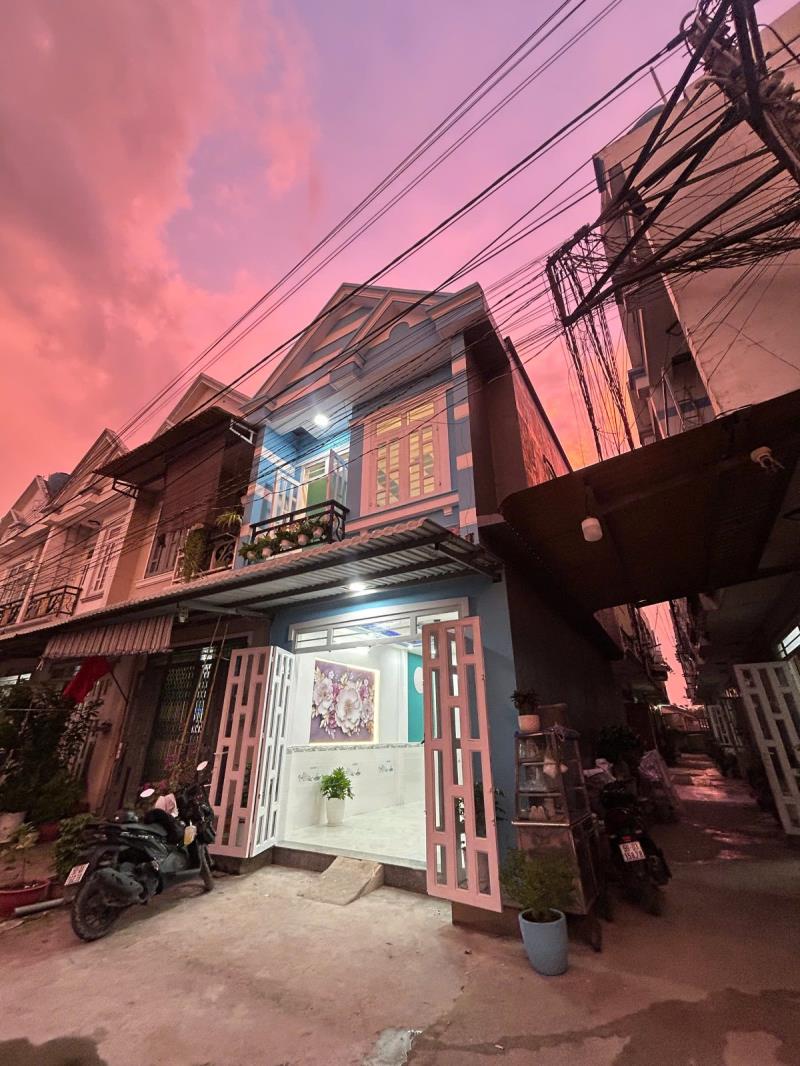 Nhà hẻm oto sân 8m - giá 750 triệu - 2