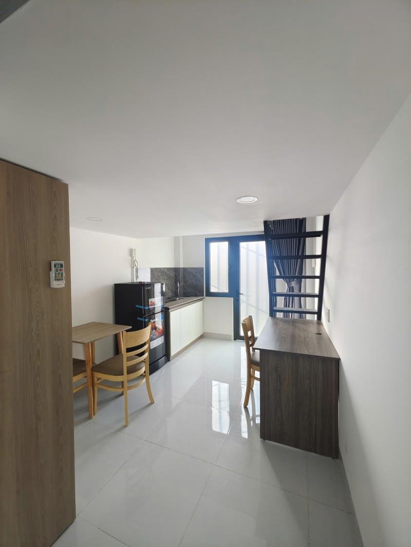Cho thuê căn hộ duplex balcon rộng 30m2 ngay phan văn trị, thuận tiện di chuyển sang gò vấp, phú nhuận - 2