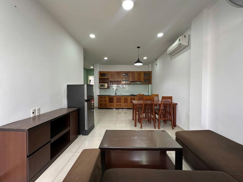 Căn hộ 2 phòng ngủ - bancol lớn thoáng - thang máy - hầm xe - ngay trung tâm quận 1 - 3