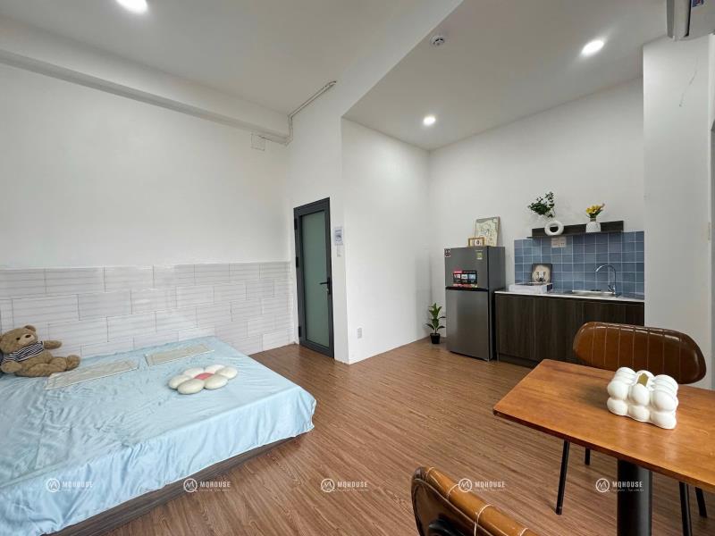Studio có ban công siêu thoáng , nằm ngay trên đường âu cơ gần thoại ngọc hầu , luỹ bán bích , gần đại học huit , vhu  - 2
