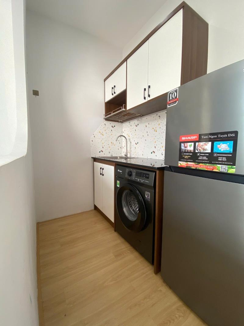 Giá từ 7.x - phòng ban công 35m2, tách bếp - giặt riêng - ngay ngã tư phú nhuận, cv hoàng văn thụ - 4