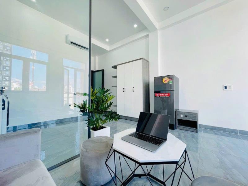 Cho thuê căn hộ tách bếp vách kính, ban công view thành phố, máy giặt riêng – nguyễn xí, bình thạnh tiện đi hàng xanh - 2