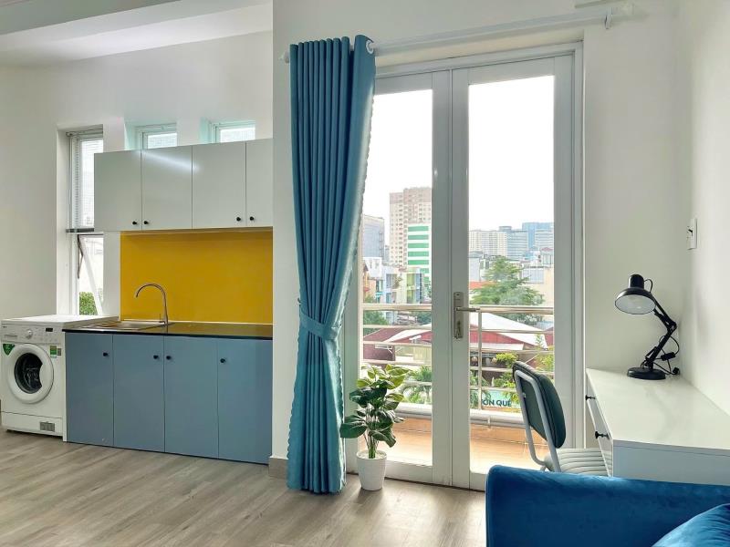 Cho thuê căn hộ mới có ban công máy giặt riêng bếp xa tủ bếp nhiều ngăn đường d5 gần hàng xanh tiện qua quận 1 , quận 2 - 3