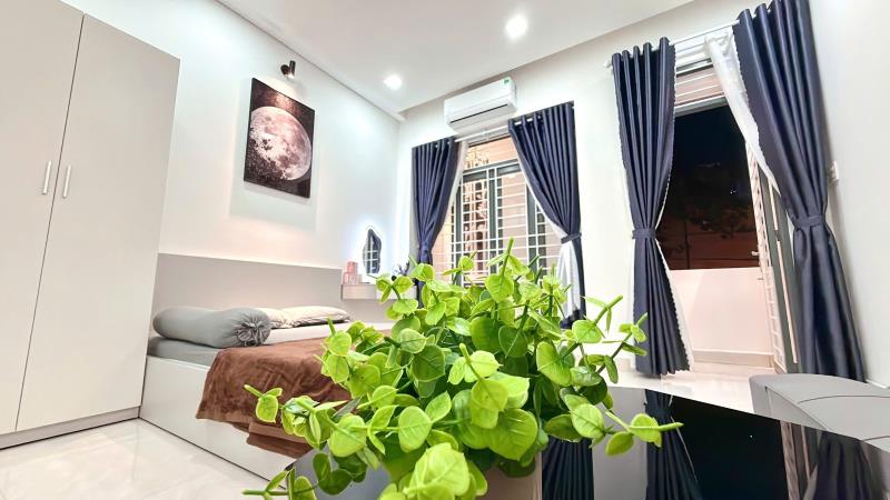 Bạn đang trả 5 - 6 triệu để đổi lấy cảm giác 'trải nghiệm địa ngục trần gian' mỗi ngày?" 🪦🤦♀️ về nhà sau 8 tiếng bị sếp dí, bước chân vào cái phòng tắm ố vàng, chân giẫm lên nền gạch dính rít