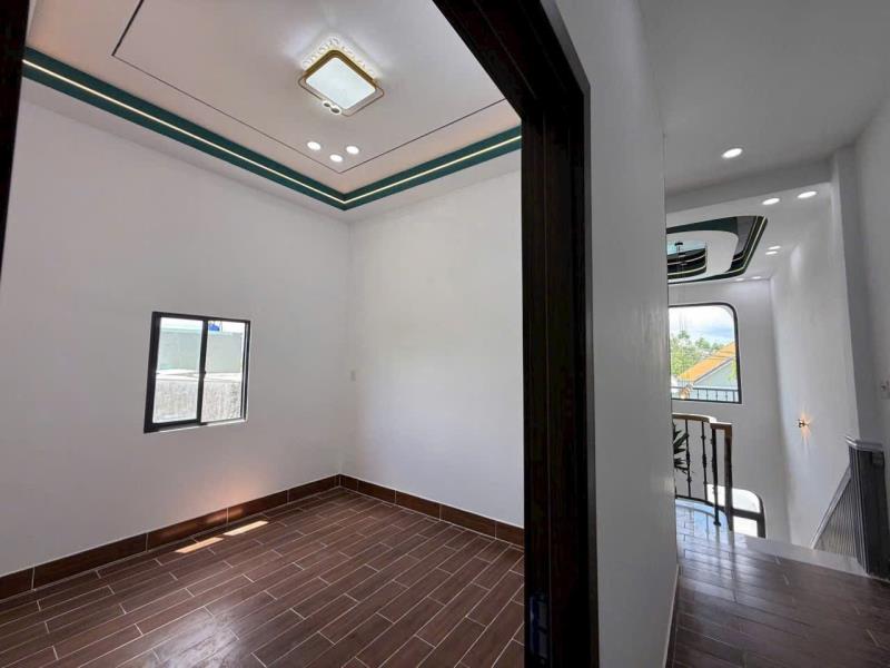 Bán nhà mới xây / tỉnh lộ 824,mỹ hạnh nam, dt 110m2 full thổ , 1 lầu, 3pn, 2wc giá 2,75tỷ - 4