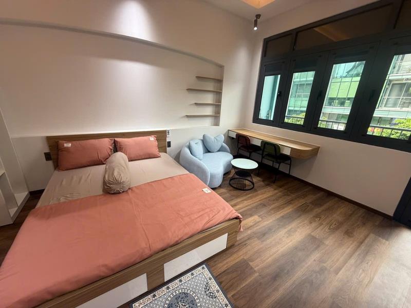 Cho thuê căn hộ ban công lớn gần ngã tư hàng xanh quận bình thạnh - 4