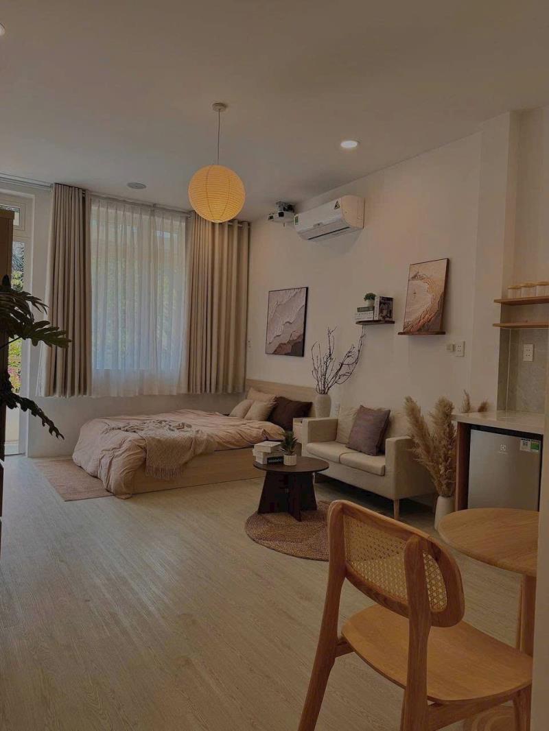 Phòng 40m2 ban công tách bếp mới kengg ngay bờ kè kế tân định quận 1- vũ huy tấn, bình thạnh - 2