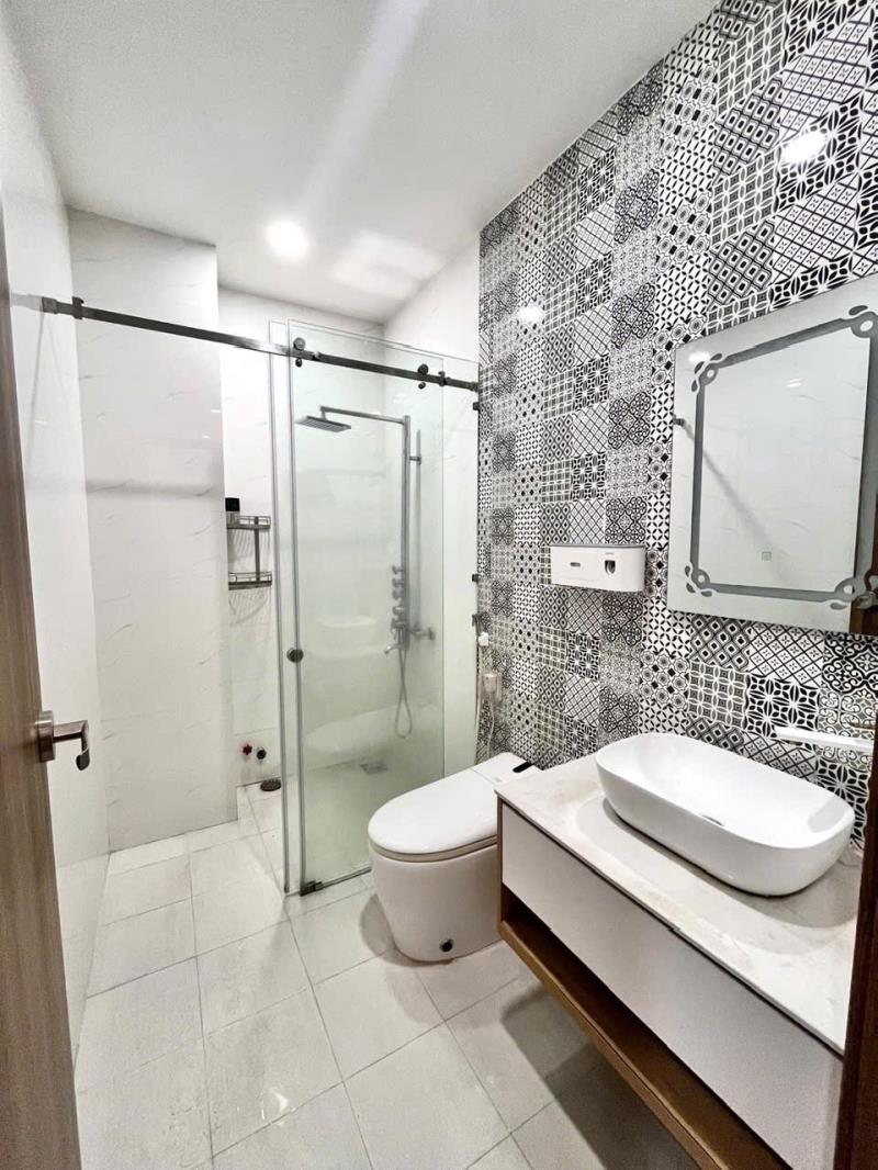 🏢 Cho thuê căn hộ dịch vụ đường tân sơn – full nội thất, có thang máy ✨ bạn đang tìm căn hộ tiện nghi, riêng tư tại khu vực tân sơn? đây là lựa chọn phù hợp cho người đi làm và các cặp đôi. 🛋️ tiệ - 3