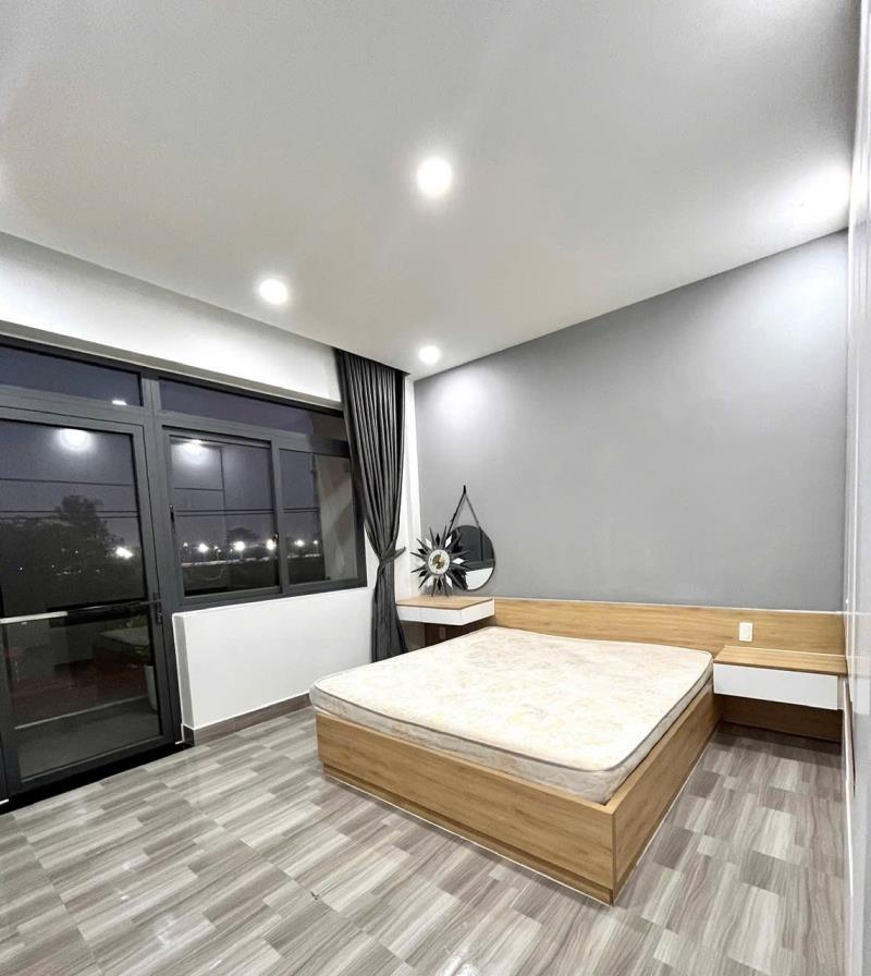 🏢 Cho thuê căn hộ dịch vụ đường tân sơn – full nội thất, có thang máy ✨ bạn đang tìm căn hộ tiện nghi, riêng tư tại khu vực tân sơn? đây là lựa chọn phù hợp cho người đi làm và các cặp đôi. 🛋️ tiệ - 4