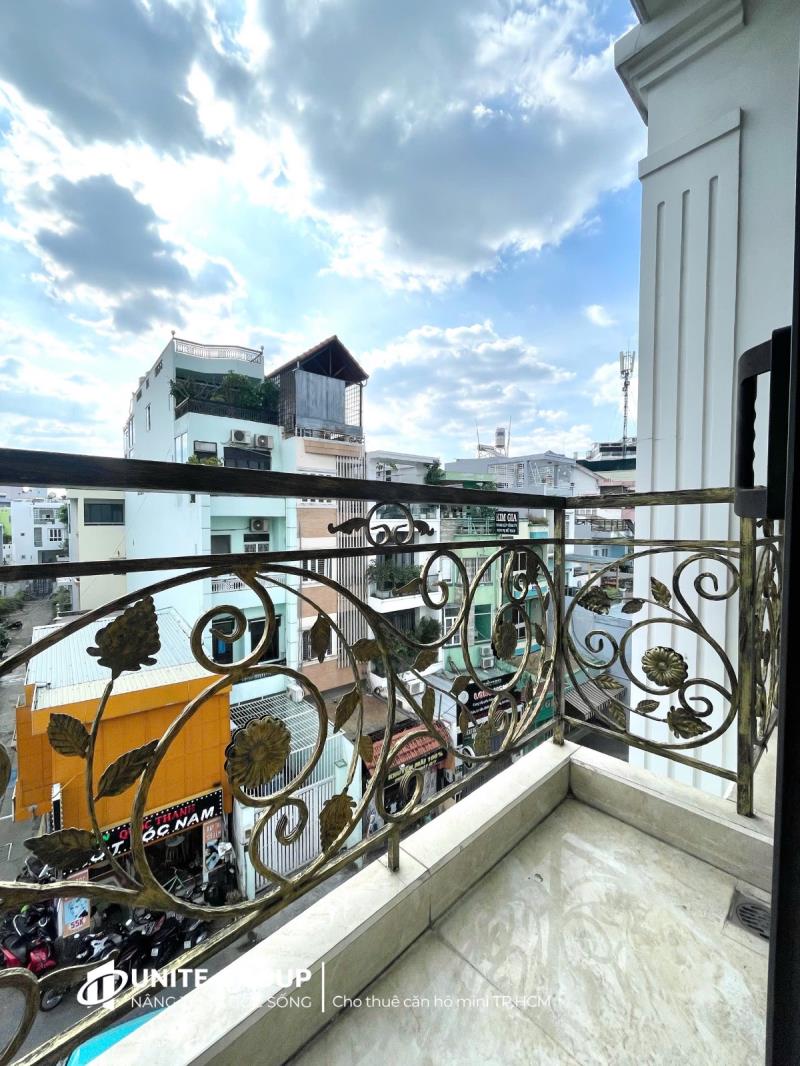 Cho thuê căn hộ mới có ban công view toàn cảnh bếp xa full nội thất đường thích quảng đức gần quận 1 tiện qua hàng xanh , quận 3 - 3