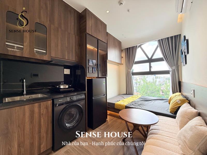 Căn hộ mới, tone gỗ, layout studio cửa sổ trời, có máy bơm khí tươi, nội thất cao cấp