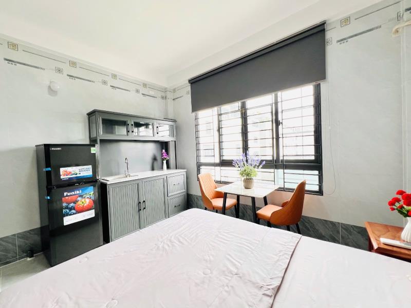 Căn họ cho thuê full nội thất, cửa sổ trời, thang máy, mới 100%, khu vực tân bình, gần đại học văn hiến, công thương, ở được 2-3 người - 4