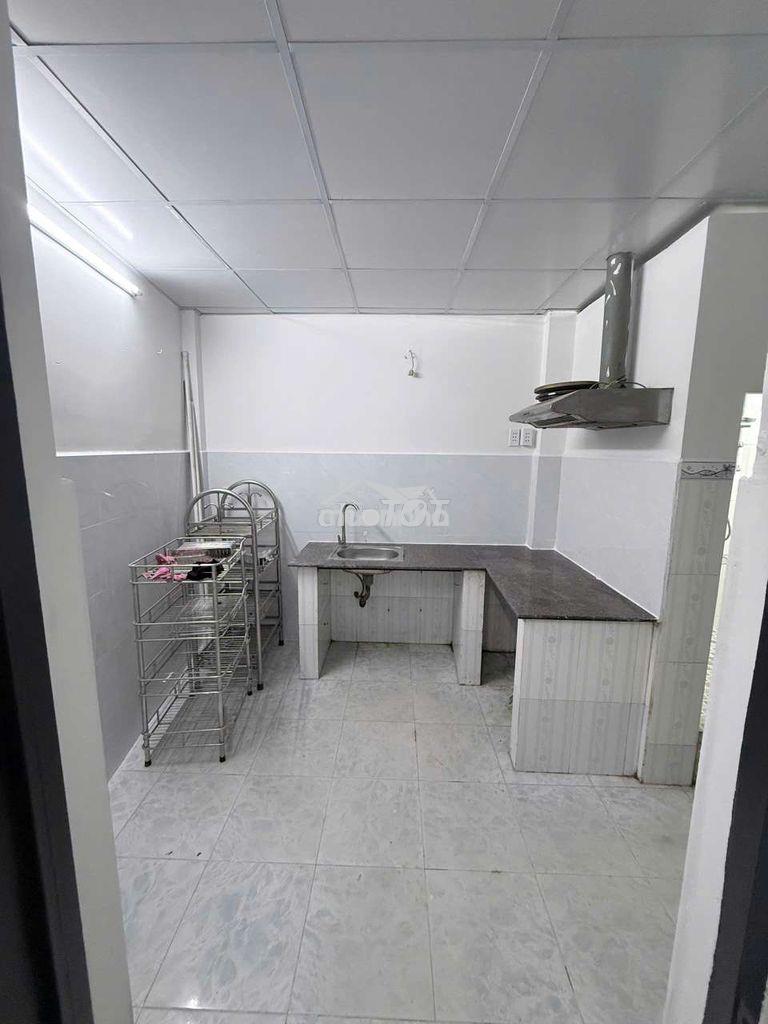 Nhà thuê hẻm khu cư xá ngân hàng cấp 4 có 2pn dt100m² - 2