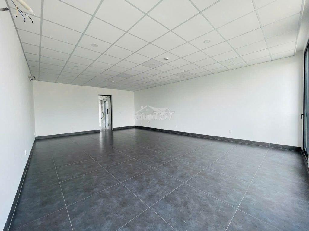 Văn phòng mới ngay chân cầu vượt nhà ga t3 - 2