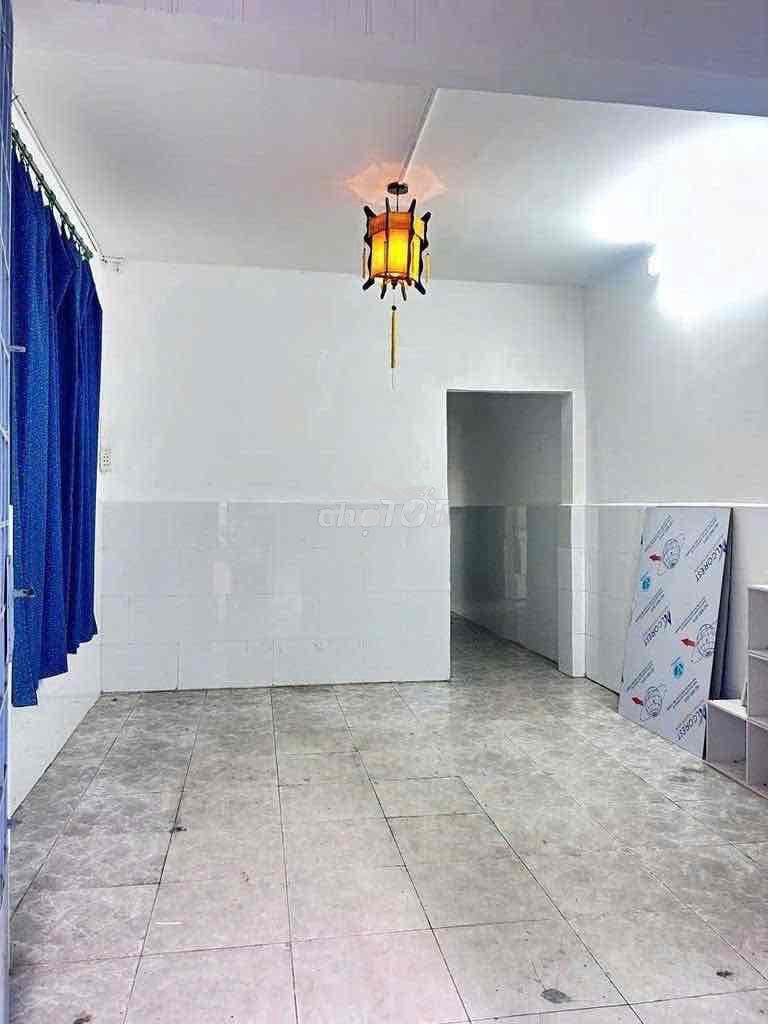 pr2929817-slide-2