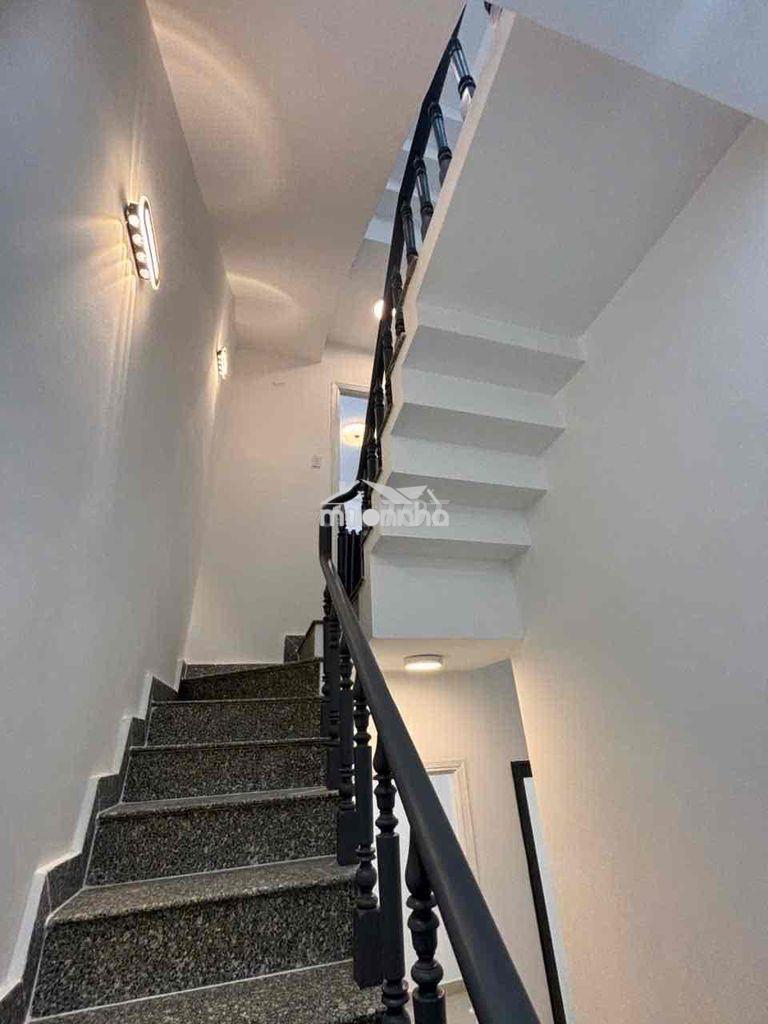 pr2937435-slide-2