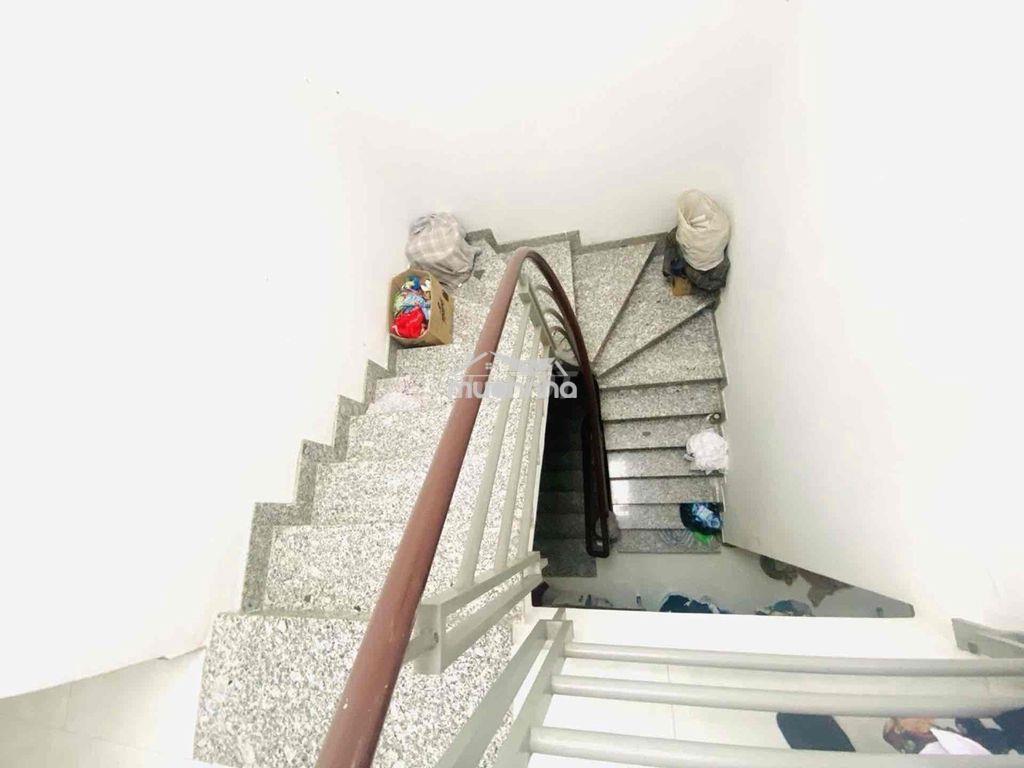 67m2 , 4 tầng âu dương lân q8- 7,99tỷ - 3