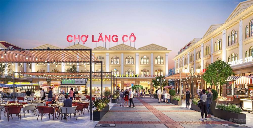 Phố chợ Lăng Cô