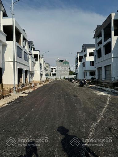 Khu nhà ở thương mại Vạn Xuân