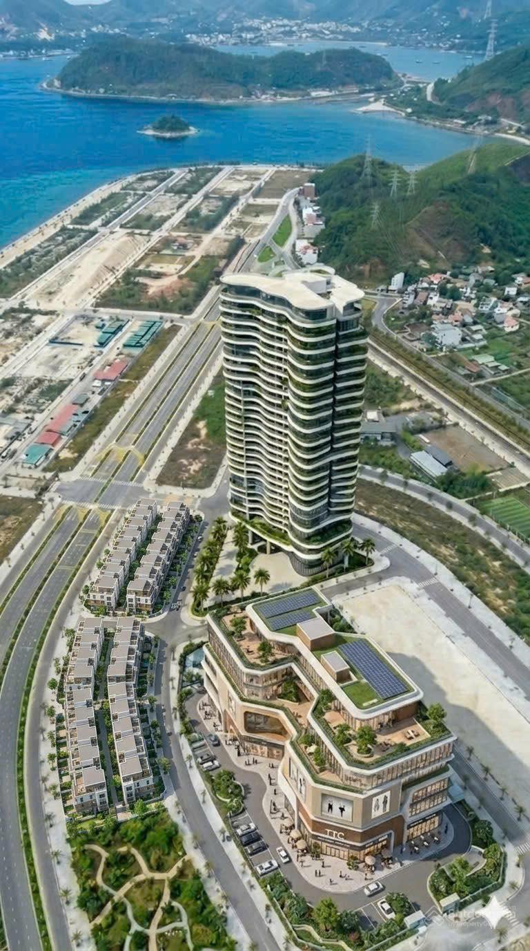 Vân Bay Tower